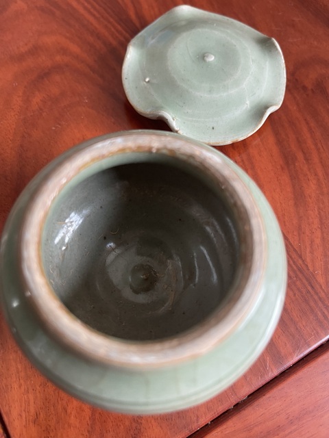 古玩陶瓷元末明初荷葉小蓋罐真品鑒賞圖
