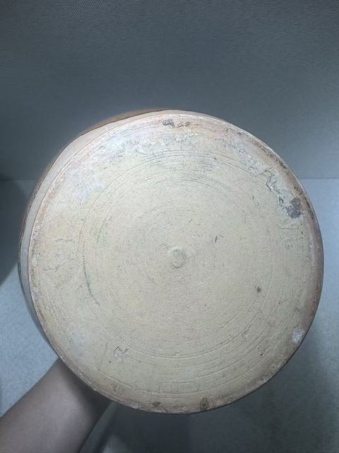 古玩陶瓷唐，黃釉唇口罐真品鑒賞圖