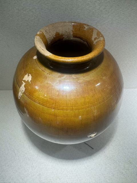 古玩陶瓷唐，黃釉唇口罐真品鑒賞圖