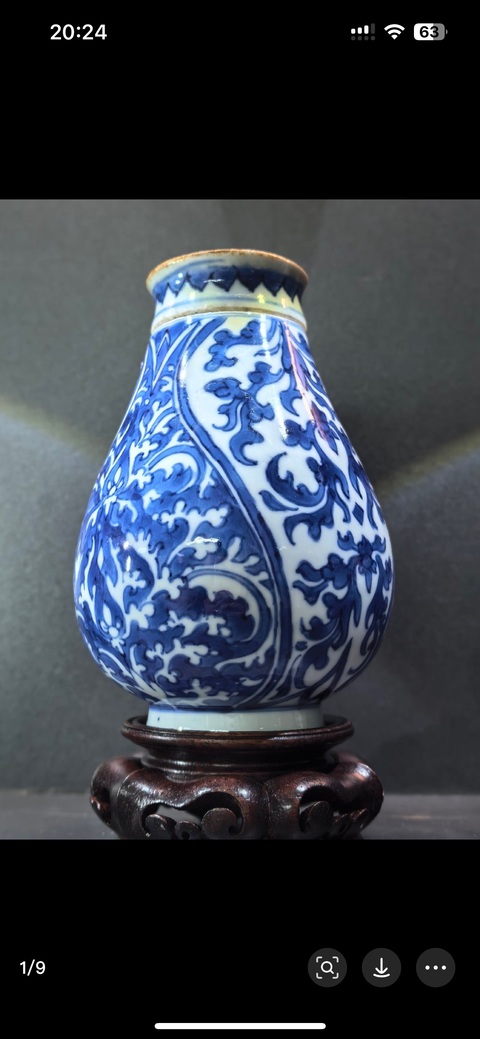 古玩陶瓷花卉紋青花蓋瓶真品鑒賞圖