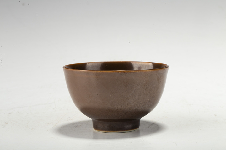 古玩陶瓷清康熙·紫金釉主人杯真品鑒賞圖