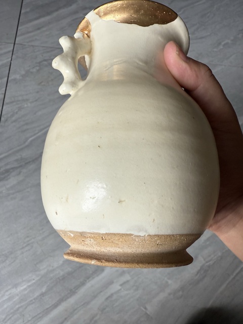 古玩陶瓷白釉雙耳瓶真品鑒賞圖
