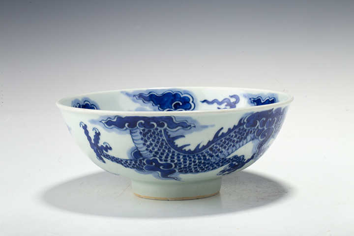 古玩陶瓷清雍正·青花過墻龍紋碗真品鑒賞圖