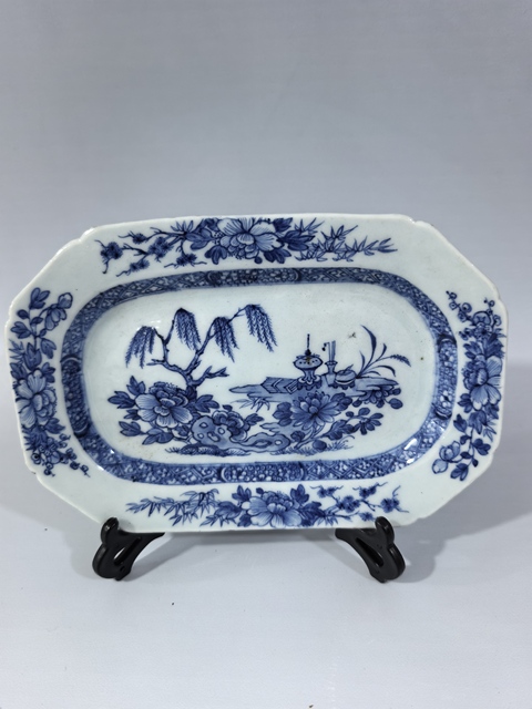 古玩陶瓷乾隆青花八方花卉博古賞盤拍賣,當(dāng)前價格1056元
