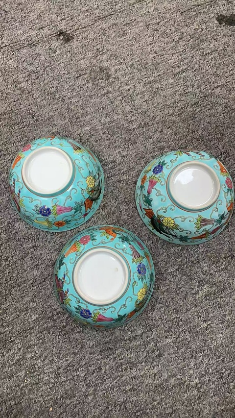古玩陶瓷松石釉花卉蝴蝶紋碗真品鑒賞圖