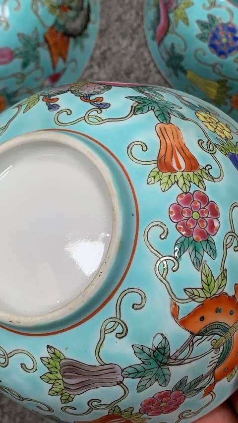 古玩陶瓷松石釉花卉蝴蝶紋碗真品鑒賞圖