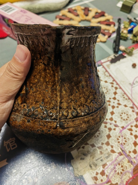 古玩陶瓷褐釉花卉紋花澆真品鑒賞圖