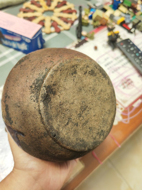 古玩陶瓷褐釉花卉紋花澆真品鑒賞圖