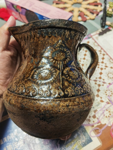 古玩陶瓷褐釉花卉紋花澆真品鑒賞圖