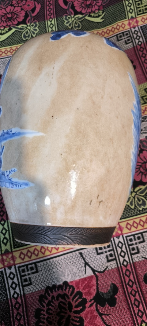 古玩陶瓷哥釉地鐵銹釉青花人物罐真品鑒賞圖