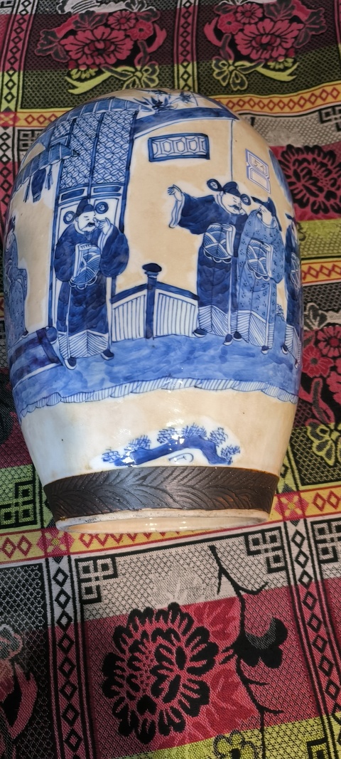 古玩陶瓷哥釉地鐵銹釉青花人物罐真品鑒賞圖