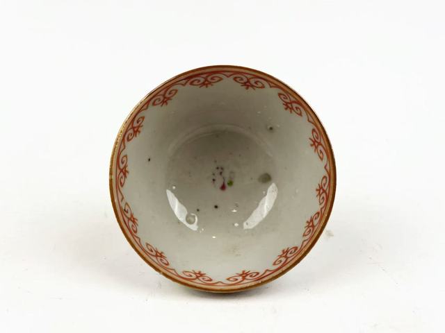 古玩陶瓷清雍正·粉彩粉彩桃紋紫金釉杯拍賣，當前價格198元