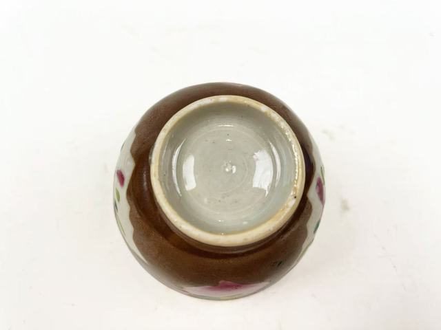 古玩陶瓷清雍正·粉彩粉彩桃紋紫金釉杯拍賣，當前價格198元