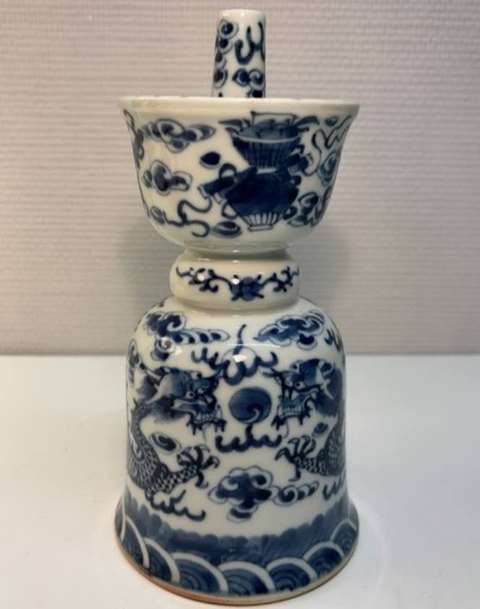 古玩陶瓷青花趕珠龍紋燭臺真品鑒賞圖