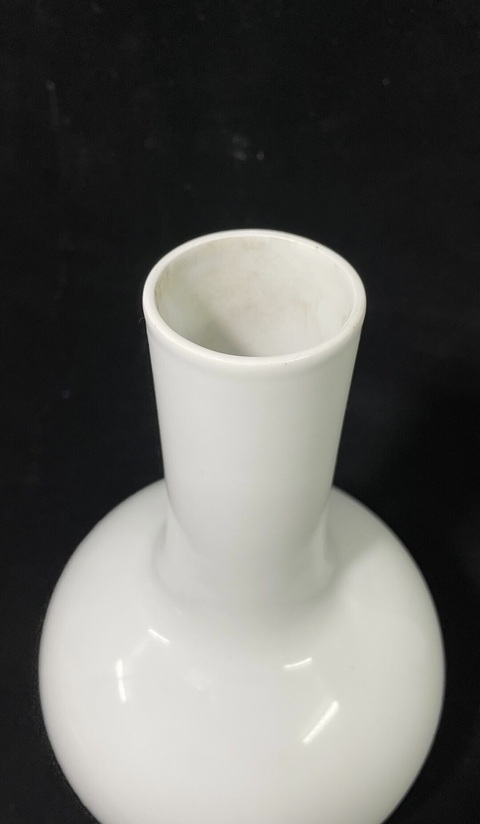 古玩陶瓷白釉天球瓶真品鑒賞圖