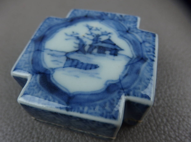 古玩陶瓷青花蓋盒真品鑒賞圖