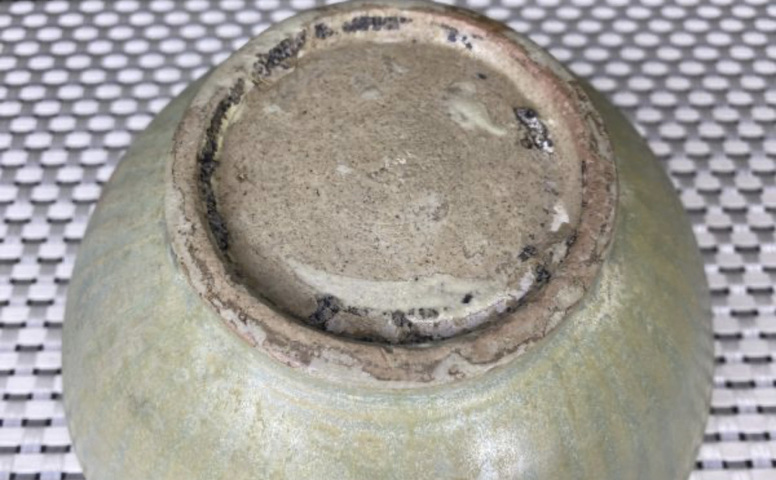 古玩陶瓷青釉刻花碗真品鑒賞圖