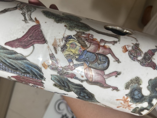 古玩陶瓷人物紋粉彩帽筒真品鑒賞圖