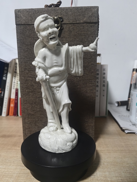 古玩陶瓷人物塑像真品鑒賞圖