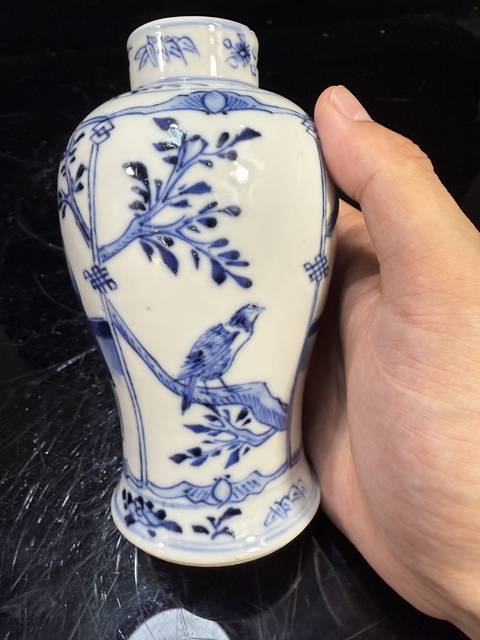 古玩陶瓷青花仕女人物雞腿瓶真品鑒賞圖