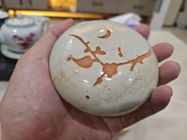 古玩陶瓷南宋到元初江西撫州地區(qū)青白瓷粉盒真品鑒賞圖