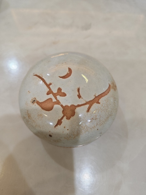 古玩陶瓷南宋到元初江西撫州地區(qū)青白瓷粉盒真品鑒賞圖