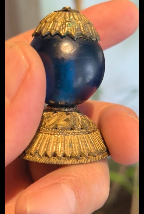 古玩玉器琉璃仿藍寶石帽頂真品鑒賞圖