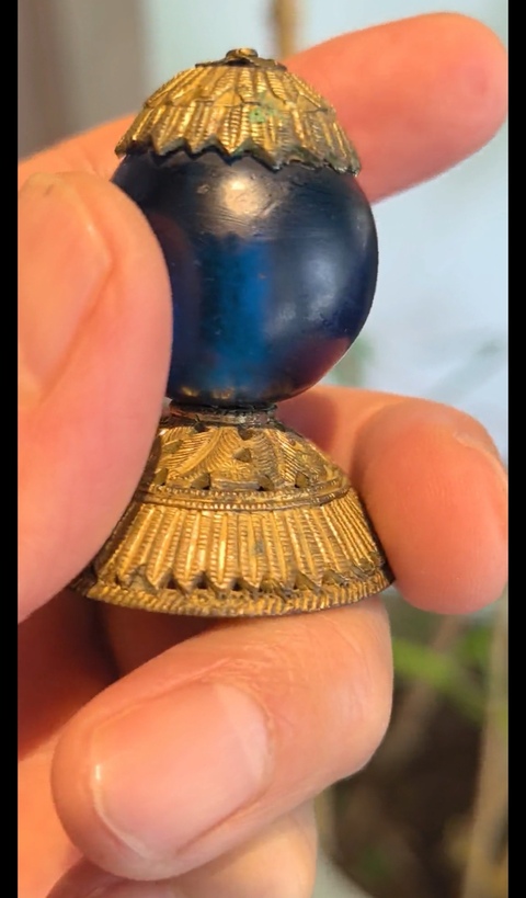 古玩玉器琉璃仿藍寶石帽頂真品鑒賞圖