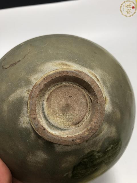 古玩陶瓷宋代·龍泉青瓷落花流水紋碗拍賣，當前價格4200元