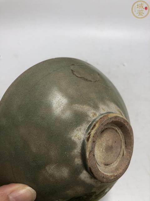 古玩陶瓷宋代·龍泉青瓷落花流水紋碗拍賣，當前價格4200元