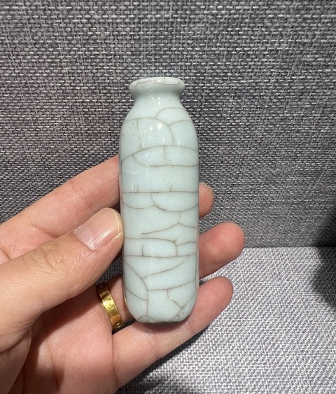 古玩陶瓷官釉開片鼻煙壺真品鑒賞圖