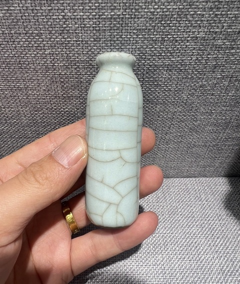 古玩陶瓷官釉開片鼻煙壺真品鑒賞圖