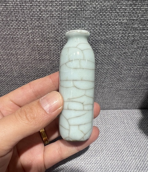 古玩陶瓷官釉開片鼻煙壺真品鑒賞圖