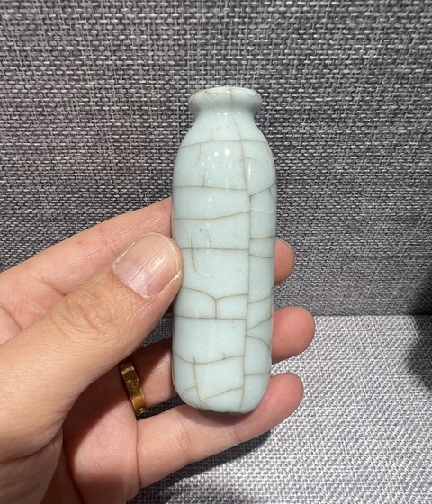 古玩陶瓷官釉開片鼻煙壺真品鑒賞圖