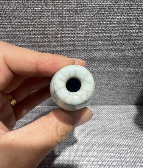 古玩陶瓷官釉開片鼻煙壺真品鑒賞圖