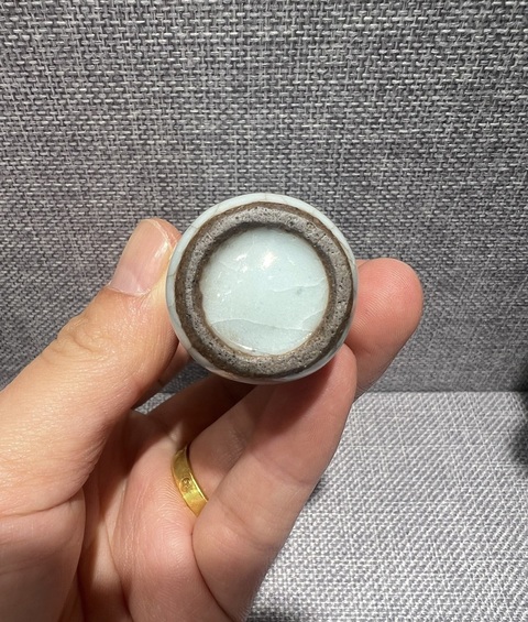 古玩陶瓷官釉開片鼻煙壺真品鑒賞圖