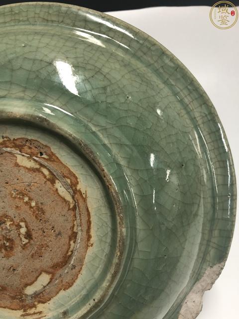 古玩陶瓷明代中期·龍泉青釉刻花大盤拍賣，當(dāng)前價(jià)格5500元