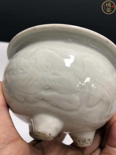 古玩陶瓷清中期·白釉刻花卉紋香爐拍賣，當前價格2900元