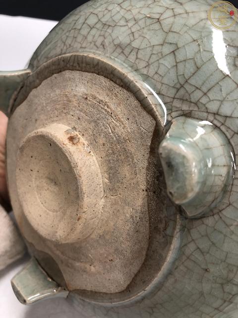 古玩陶瓷明晚期·青釉雙耳爐拍賣,當前價格2600元