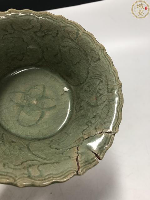 古玩陶瓷元末明初·青釉刻花紋花口高足杯拍賣,當前價格5600元