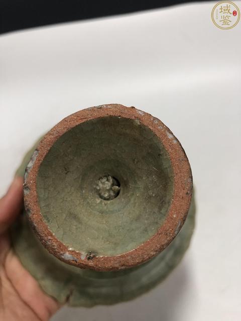 古玩陶瓷元末明初·青釉刻花紋花口高足杯拍賣,當前價格5600元