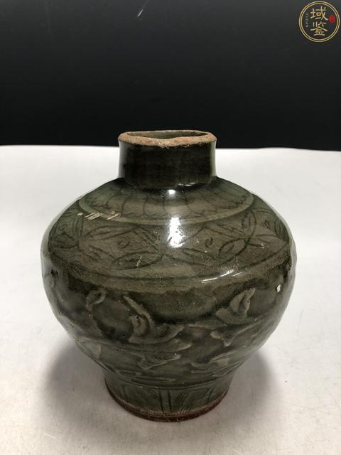 古玩陶瓷明·青釉刻花紋梅瓶拍賣,當前價格3800元