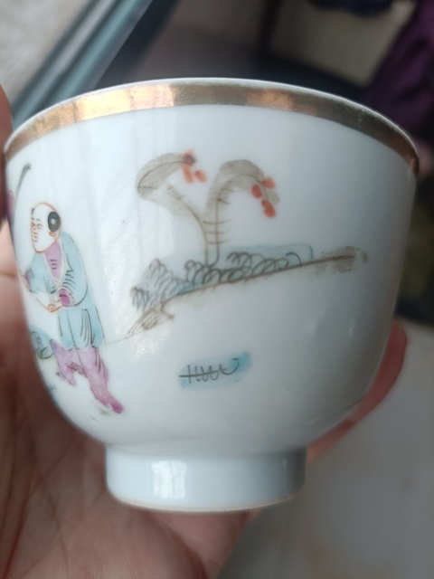 古玩陶瓷粉彩麒麟送子圖仰鐘杯真品鑒賞圖