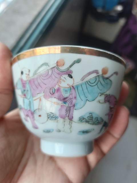 古玩陶瓷粉彩麒麟送子圖仰鐘杯真品鑒賞圖