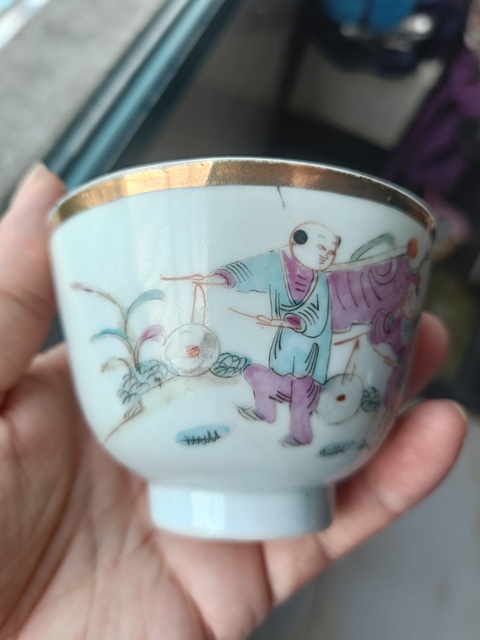 古玩陶瓷粉彩麒麟送子圖仰鐘杯真品鑒賞圖