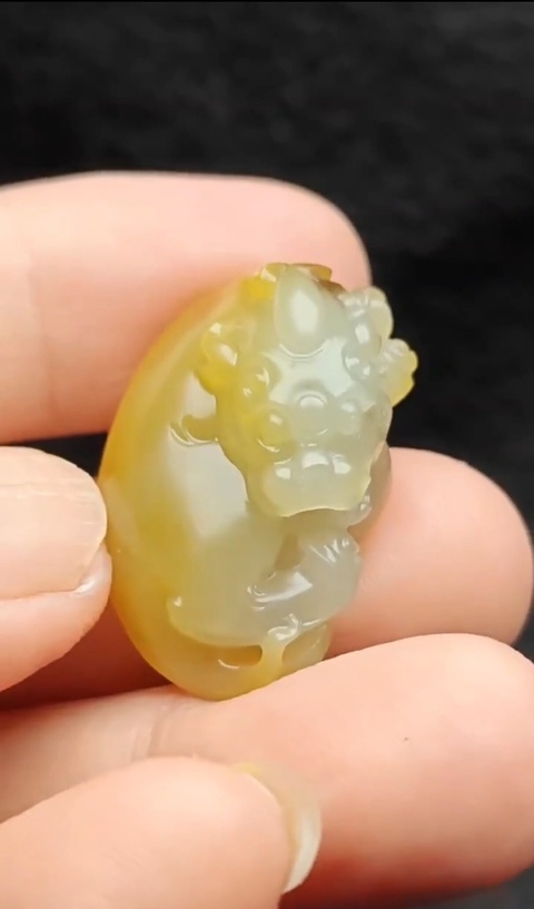 古玩玉器和田玉貔貅掛件真品鑒賞圖