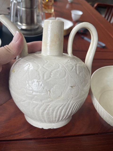 古玩陶瓷南定青白釉刻花執壺溫碗真品鑒賞圖