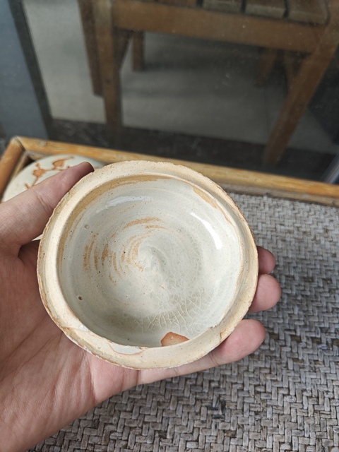 古玩陶瓷吉州窯青白釉剃刻月影梅紋蓋盒真品鑒賞圖