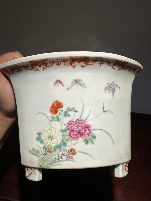古玩陶瓷粉彩花鳥海棠型花盆真品鑒賞圖