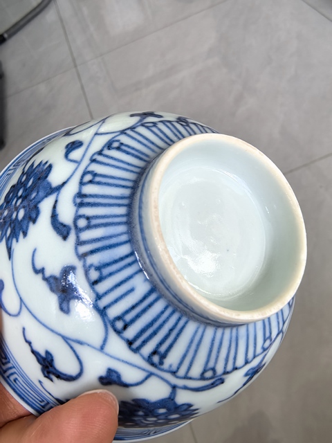古玩陶瓷青花纏枝花卉紋茶圓真品鑒賞圖